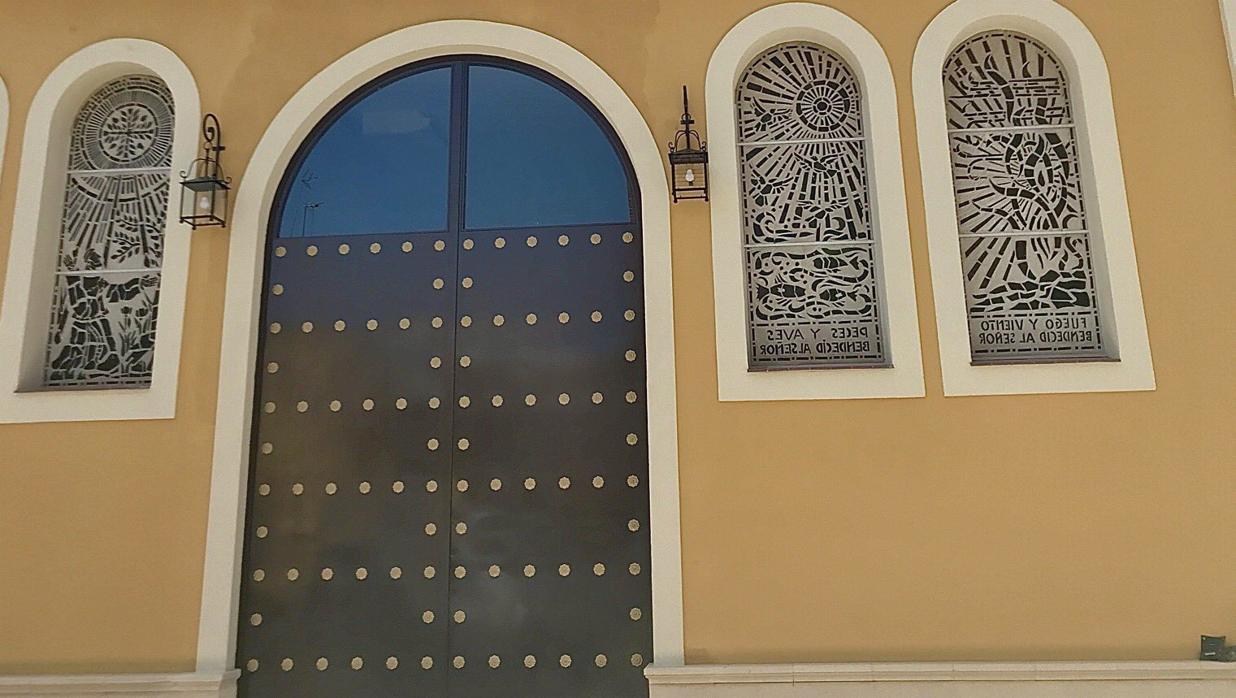 La nueva puerta en la parroquia de Santa María de Guadalupe