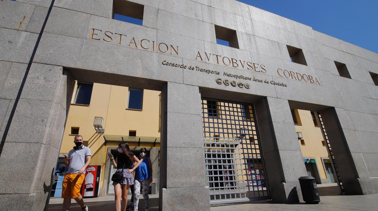 Entrada de la estación de autobuses de Córdoba