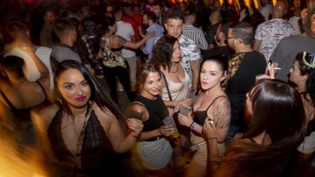 Los dueños de discotecas de Andalucía preparan una denuncia contra la Junta