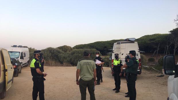 Mano dura de la Junta contra las acampadas ilegales en las playas