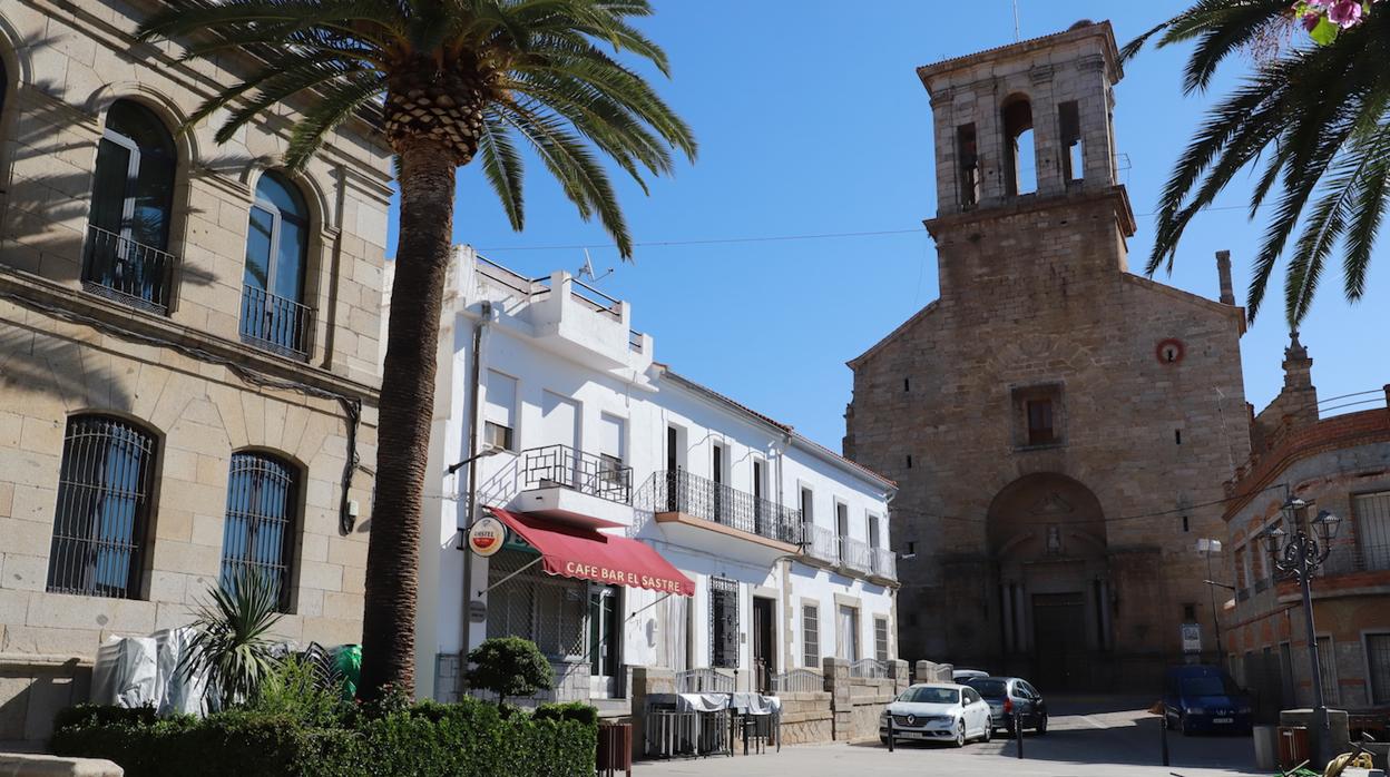 Plaza de Belalcázar completamente vacía durante la mañana de ayer