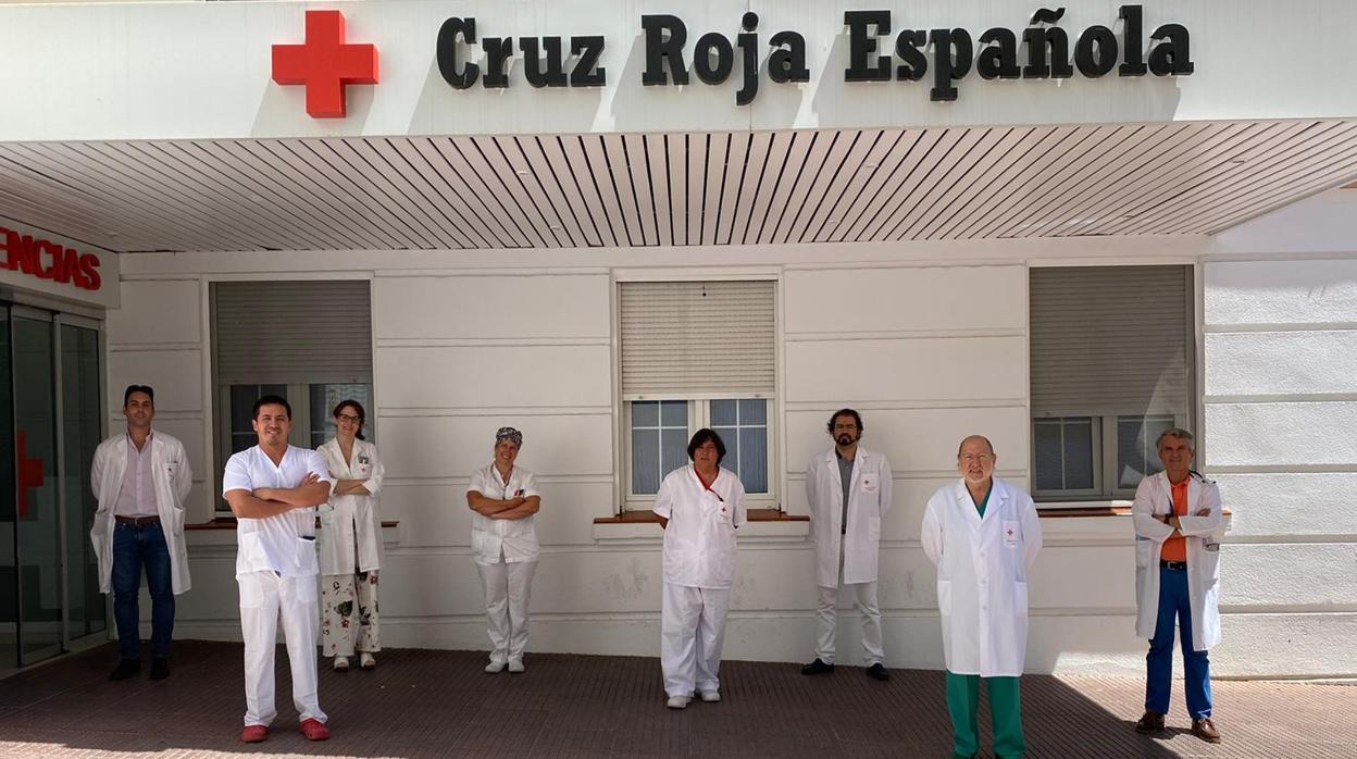 Foto de los profesionales de la Unidad de Enfermedad Tromboembolica del Hospital Cruz Roja de Córdoba