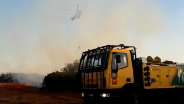 Declarado un incendio forestal en un paraje muy próximo al núcleo urbano de Aljaraque, Huelva