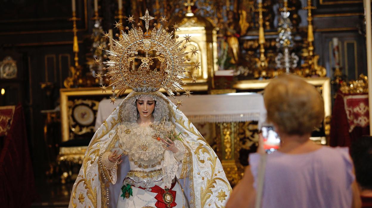 La Virgen de la Paz y Esperanza, expuesta en Capuchinos para su veneración por los fieles de Córdoba