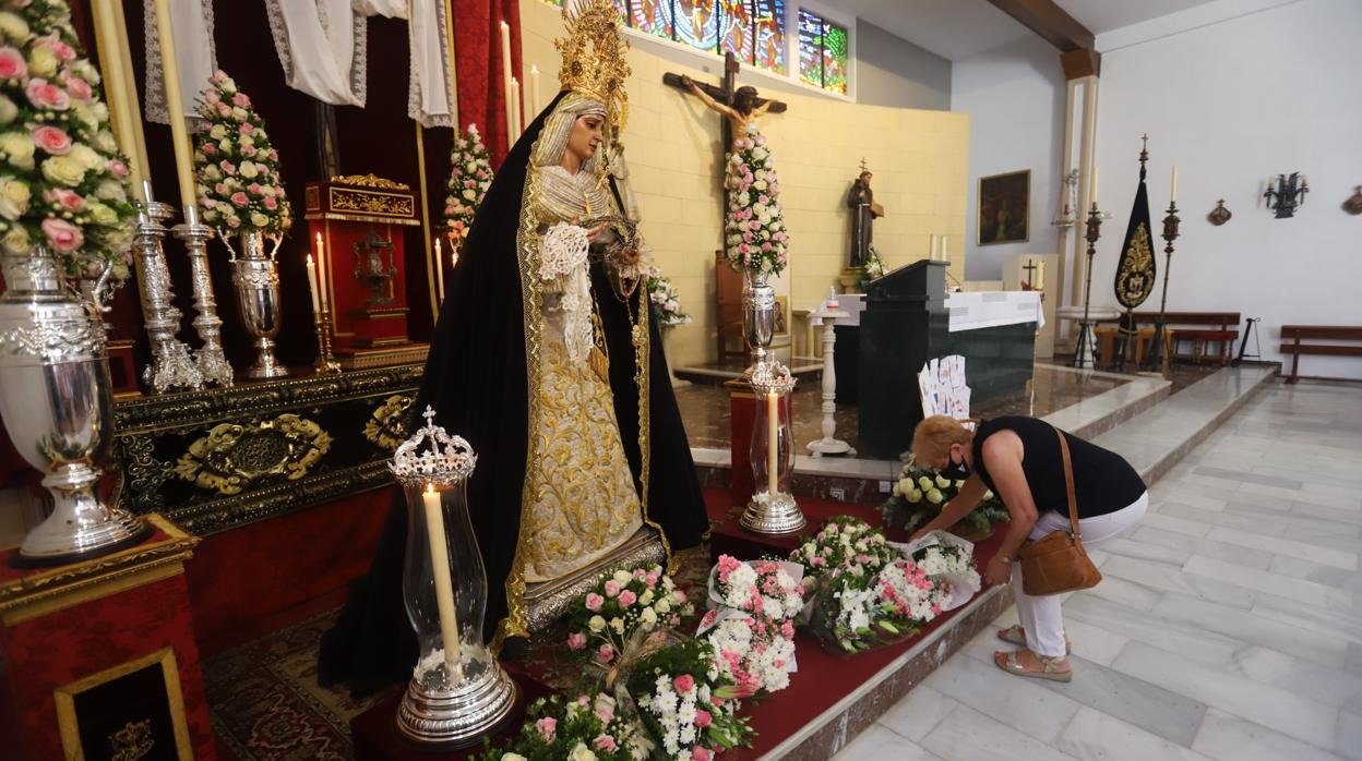 La Virgen de la Soledad en el templo franciscano