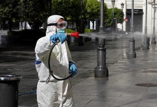 El Ayuntamiento de Lucena pide a la Junta medidas drásticas para la «alarmante curva de contagios»