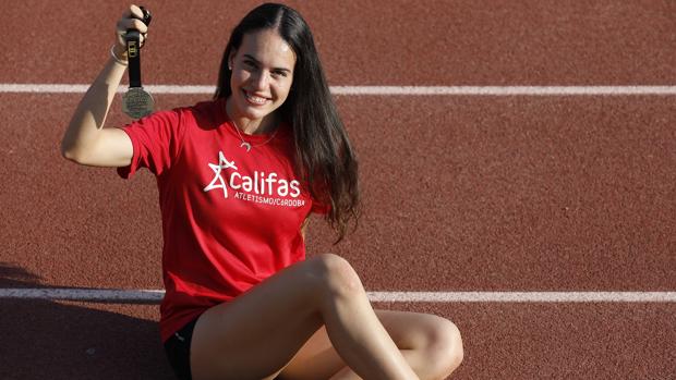 Carmen Avilés, subcampeona de España de 400 metros: «Estoy feliz de revalidar la plata al aire libre»