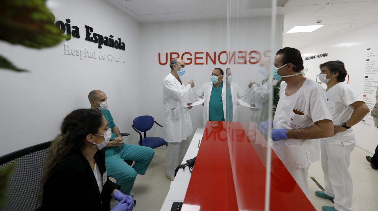 Sanitarios en un hospital de Cruz Roja en Córdoba