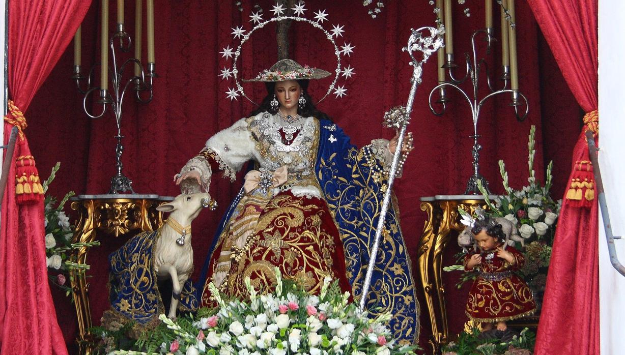 La Divina Pastora de Capuchinos a las puertas del convento del Santo Ángel