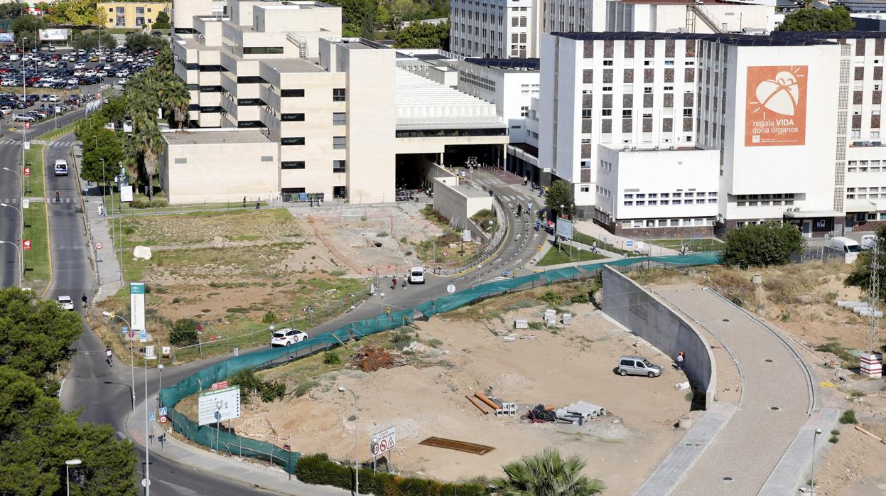 Obras detenidas junto al hospital materno-infantil del Reina Sofía de Córdoba