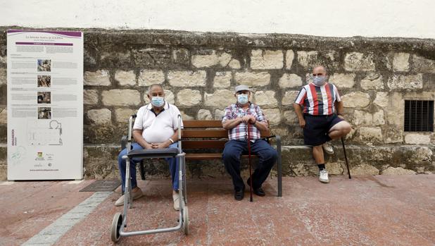 En Andalucía hay 34 pueblos que deberían estar confinados por su alta incidencia de coronavirus según Sanidad