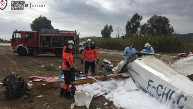 Un muerto y un herido grave al estrellarse una avioneta en el aeródromo de Vélez-Málaga