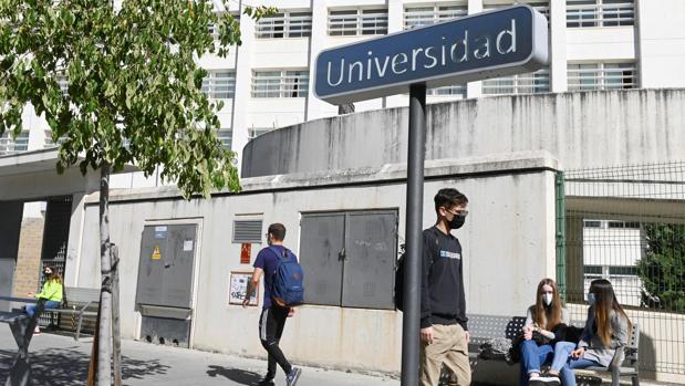 Las medidas restrictivas para la Universidad de Granada no entran en vigor este miércoles