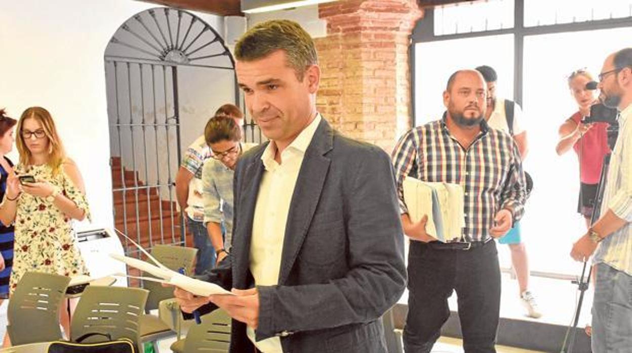 José Bernal, portavoz del PSOE de Marbella antes de una rueda de prensa