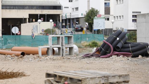 El Hospital Reina Sofía de Córdoba cree que las obras del Materno Infantil se pararon con una «excusa»