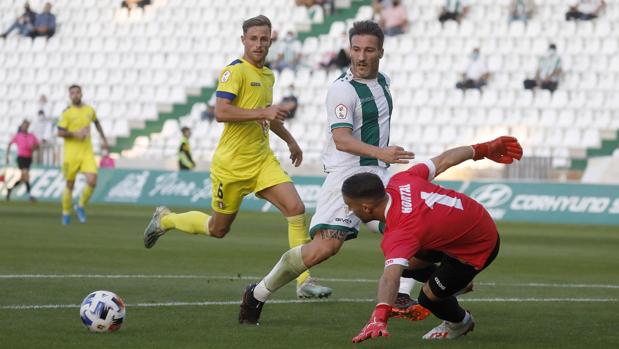 Piovaccari marca la diferencia para el Córdoba CF en la primera jornada