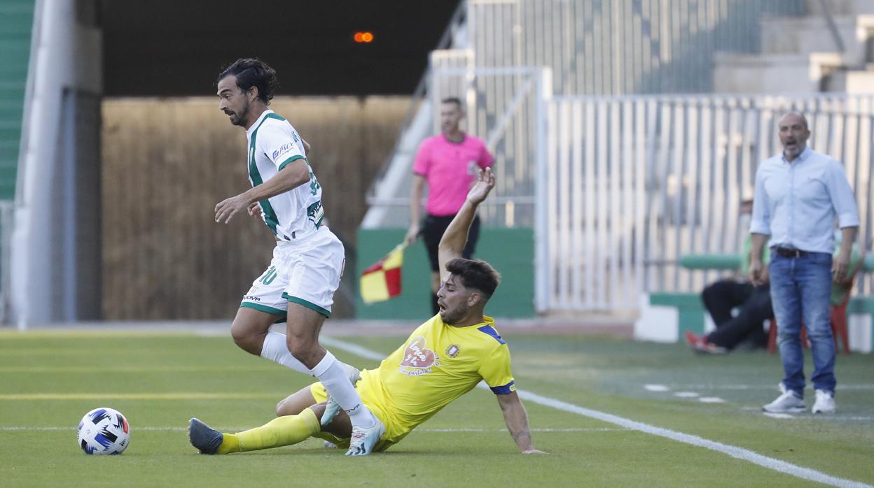 El mediapunta del Córdoba CF, en un entrenamiento