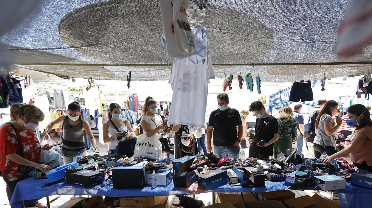 Imagen de un puesto del mercadillo de «Las Setas» de Córdoba