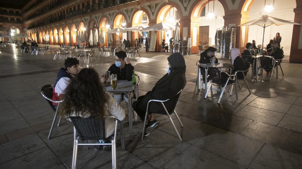 Terrazas en octubre en la plaza de la Corredera de Córdoba