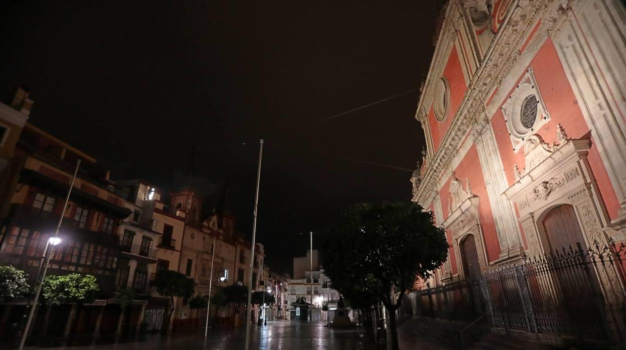 Noche del domingo 25 de octubre tras el cierre de los bares en el Salvador