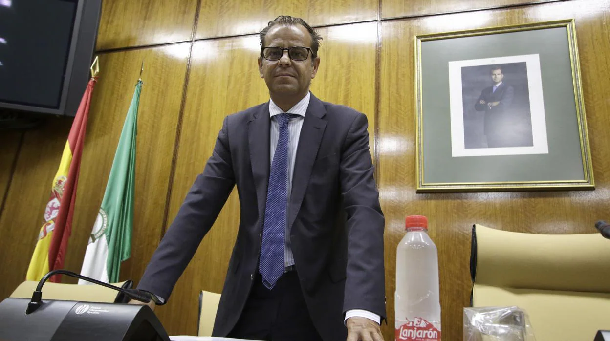 El director general de RTVA, Juan de Dios Mellado, en el Parlamento andaluz