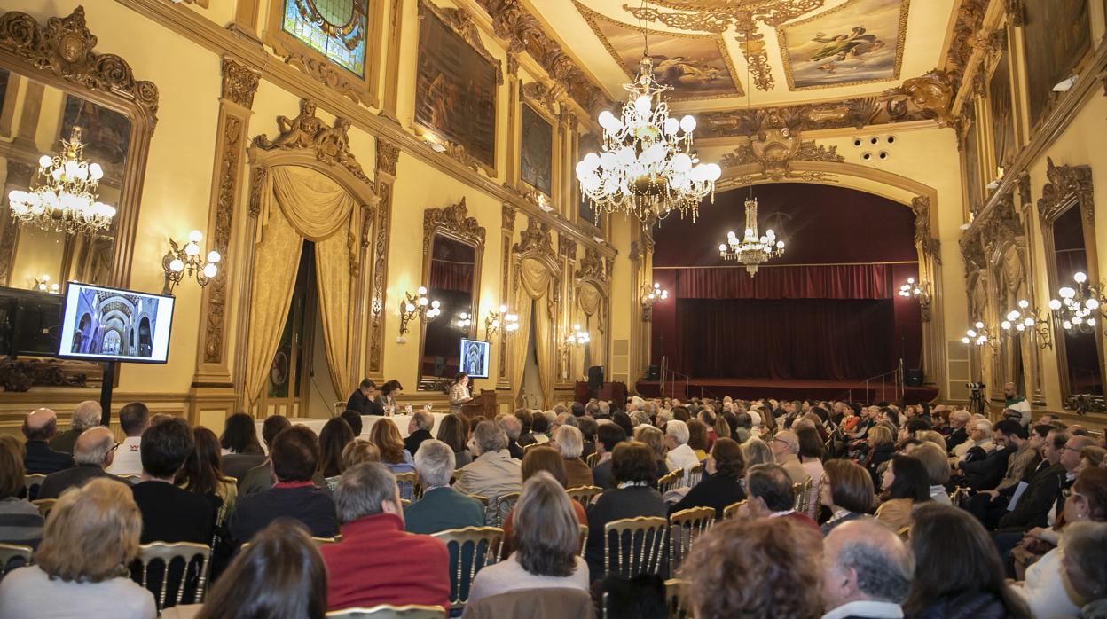 Imagen de archivo de una de las conferencias del ciclo «El Templo de Córdoba»