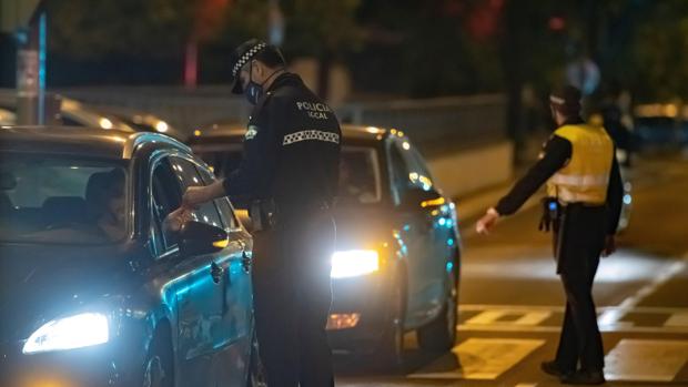 Todos los municipios de Andalucía con cierre perimetral de los que no podrá salir ni entrar