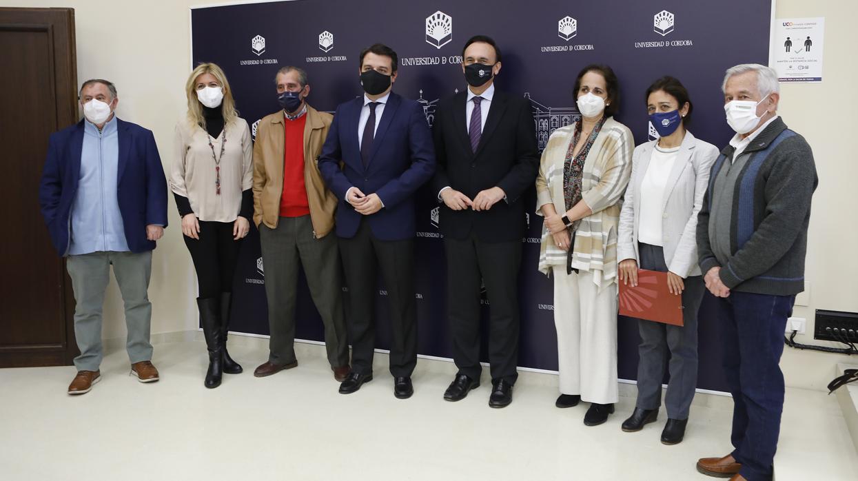 Foto de famiia de la presentación del programa In-Habit en la Universidad de Córdoba, este lunes