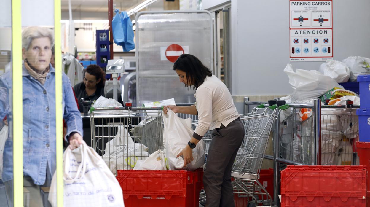 ¿Cúanto se puede ahorrar en Córdoba al hacer la cesta de la compra?