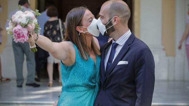 Así serán las bodas con el cierre perimetral de Andalucía: pocos invitados y banquetes a medio gas