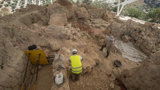 Trabajos en el Cerro de la Merced de Cabra