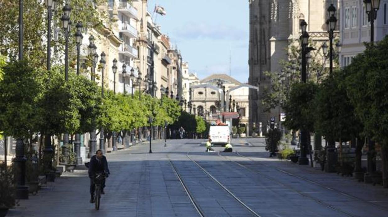 Avenida de la Constitución de Sevilla vacía durante el primer confinamiento