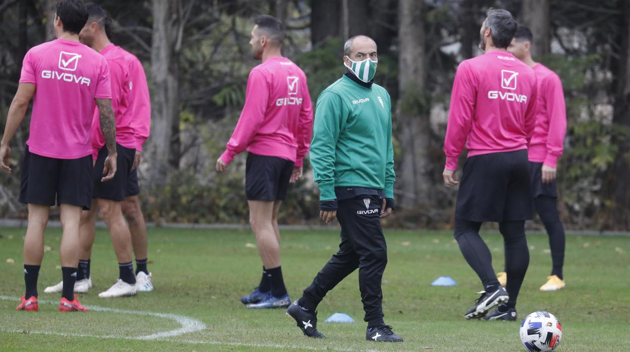 El entrenador del Córdoba CF, Juan Sabas, este miércoles en la Ciudad Deportiva