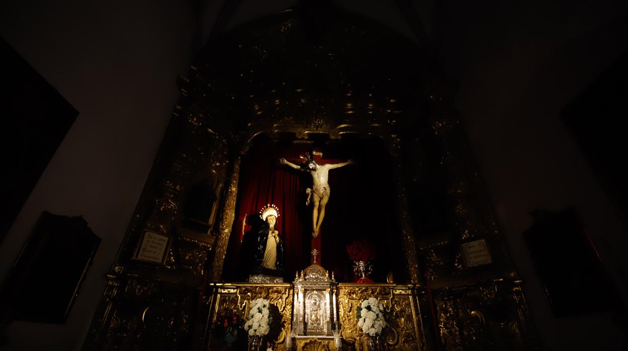 El Señor de la Caridad y la Dolorosa, en su capilla de San Francisco el Jueves Santo de 2020