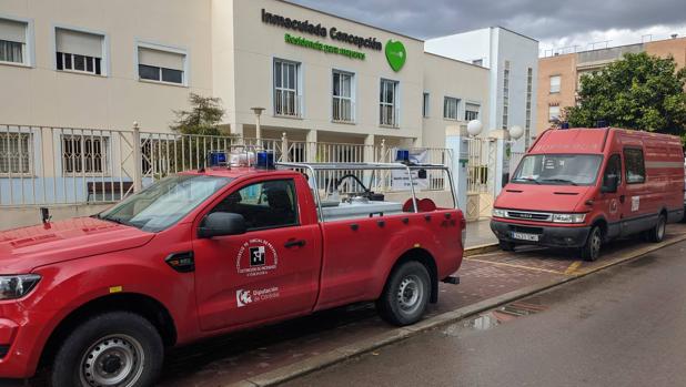 Residencia de Puente Genil | Los familiares de los mayores: «Que se aclare, para que no vuelva a pasar»