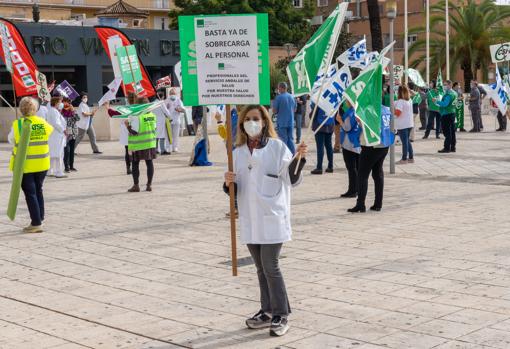 Salud podrá modificar turnos, destinos y vacaciones del personal de los centros sanitarios