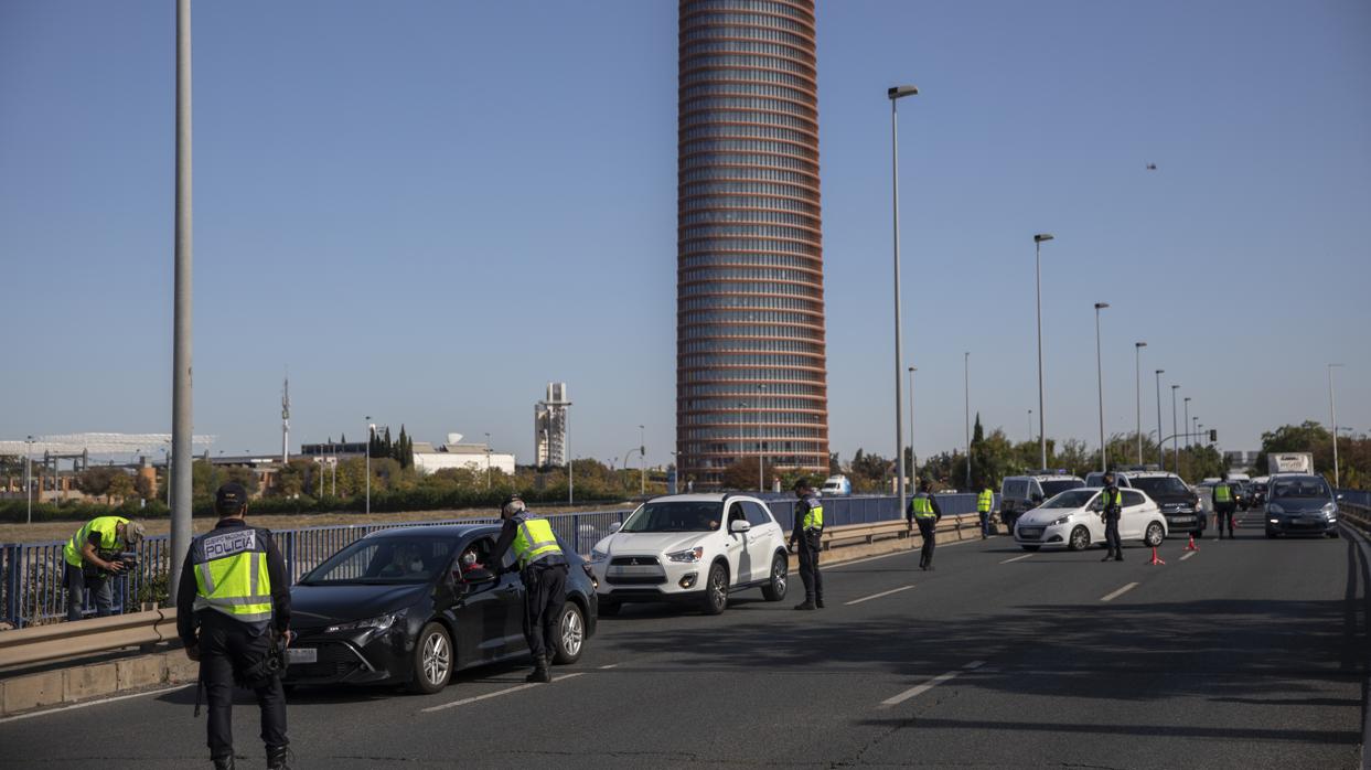 Controles de transporte en Sevilla efectuados por la Policía Nacional