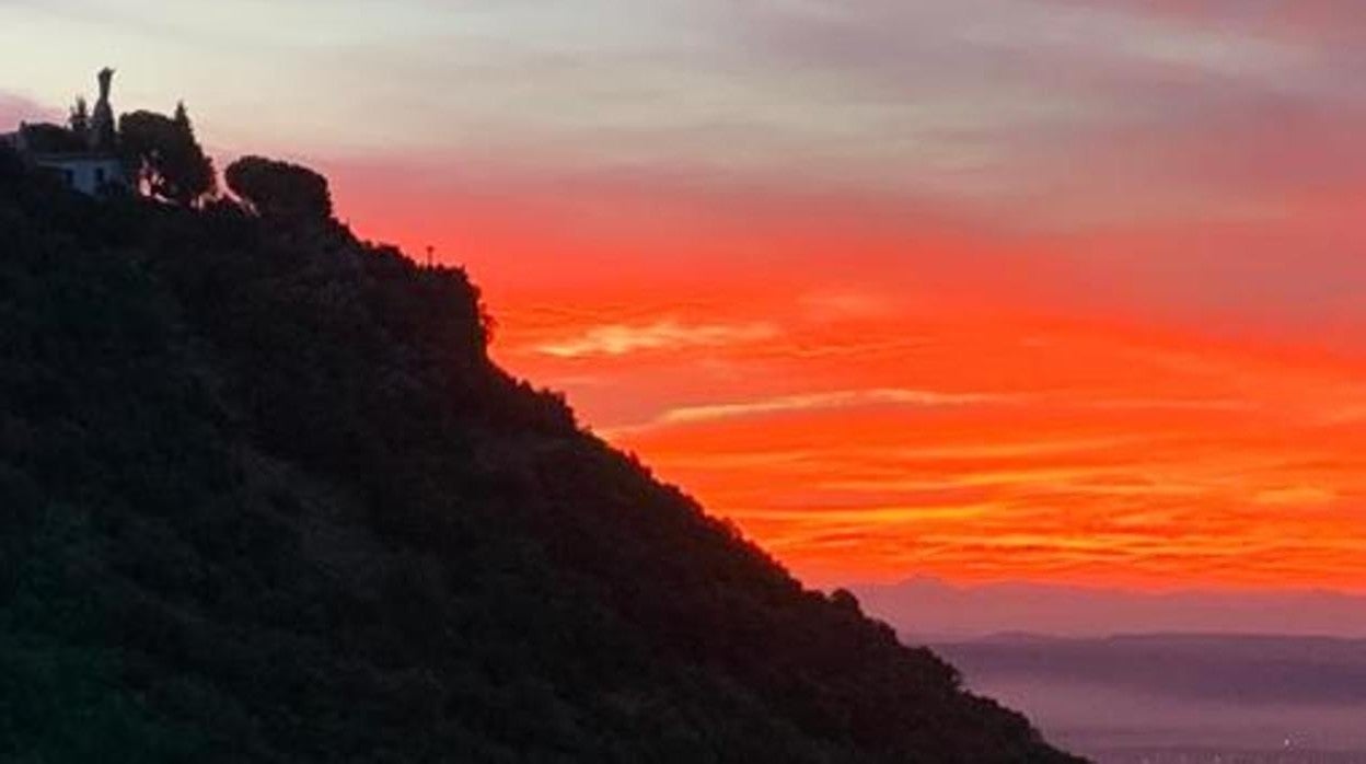 Amanecer en Córdoba este jueves 12 de noviembre desde la subida a las Ermitas de Córdoba