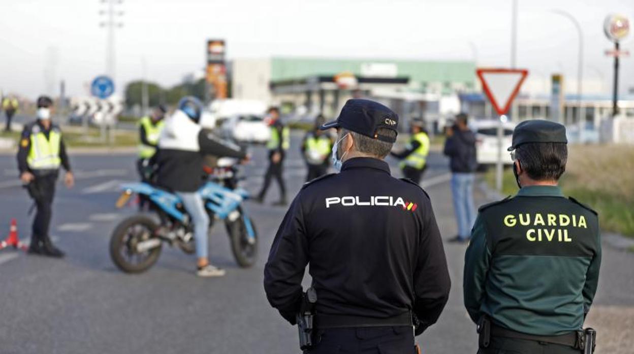 Control de Guardia Civil, Policía Nacional y Local en Córdoba el día 13 de noviembre