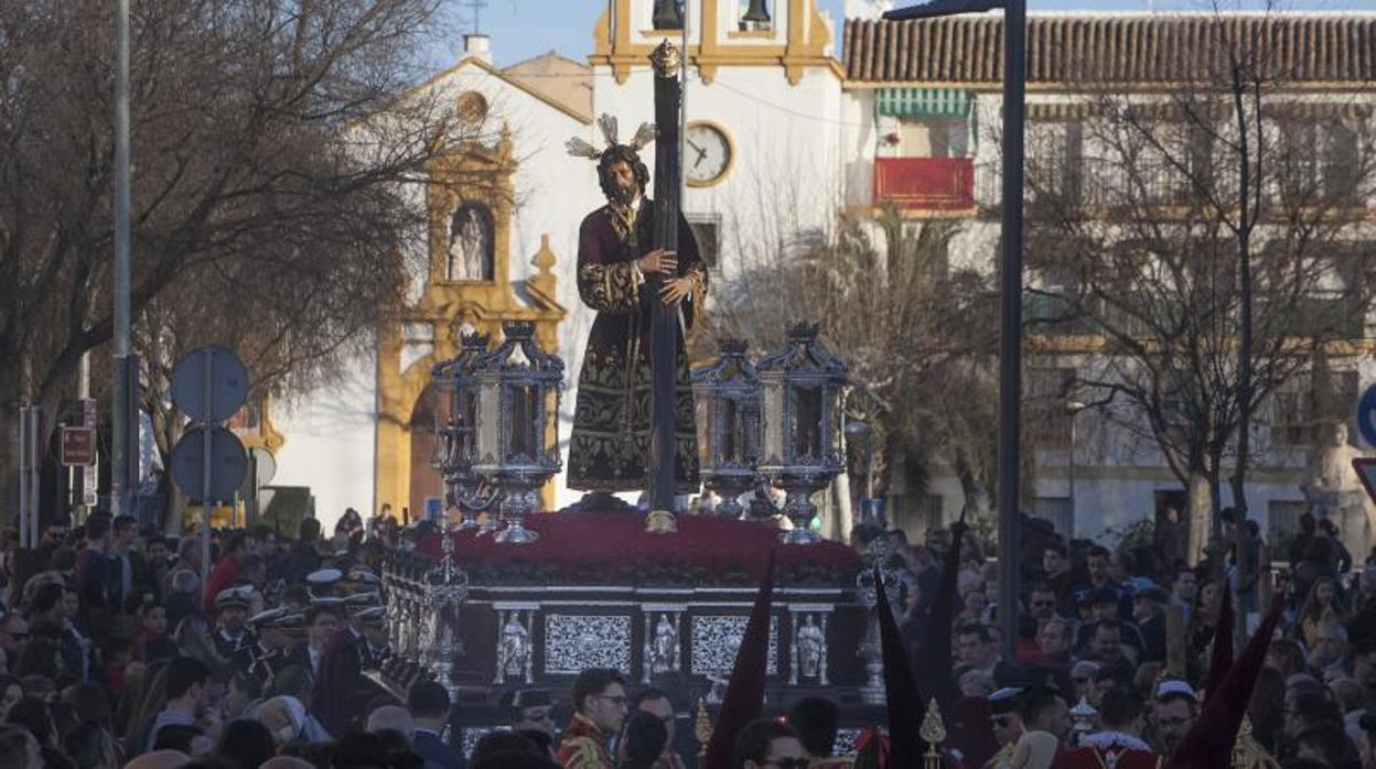 El Señor de los reyes por el Campo de la Verdad