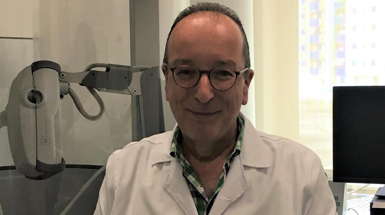 El jefe de Neumología del hospital Quirónsalud Córdoba, Luis Manuel Entrenas