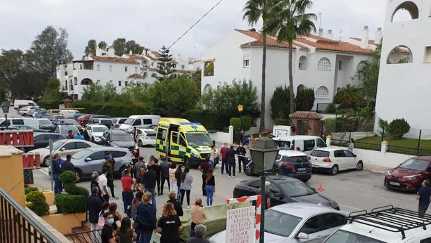 Muere apuñalado un joven de 19 años en un aparcamiento de Estepona