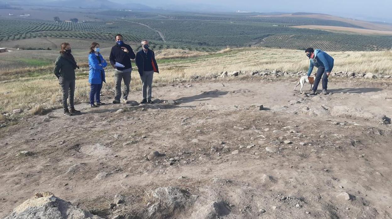 Yacimiento arqueológico de Ategua, junto a la barriada de Santa Cruz