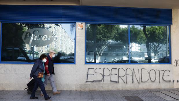 La Junta de Andalucía descarta las grandes reuniones y cotillones en Navidad para evitar rebrotes de Covid