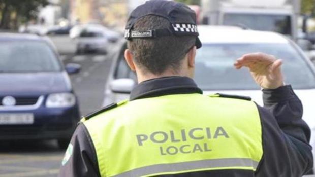 Brutal agresión a dos policías locales de Alhaurín de la Torre que instaron a un joven a ponerse la mascarilla