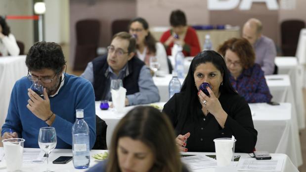 La Universidad de Córdoba y grupo Sovena crean un sistema para clasificar aceites de oliva sin cata