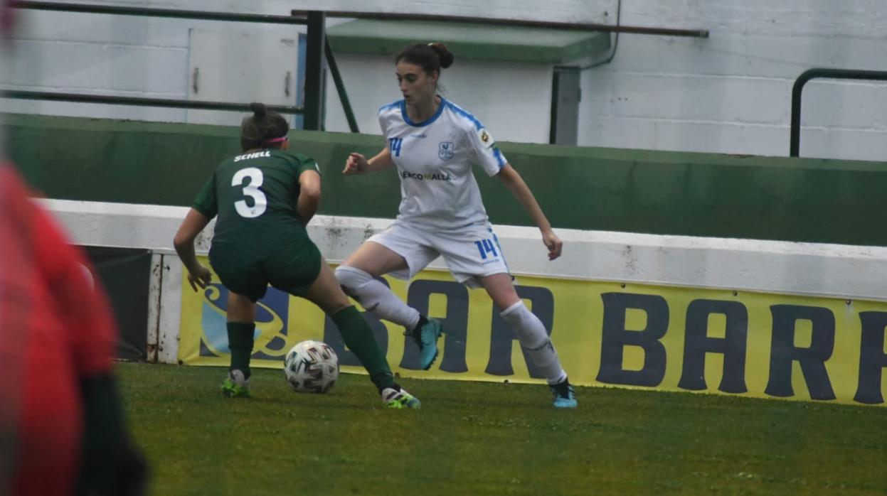 Lance del derbi entre el Pozoalbense y el Córdoba Femenino