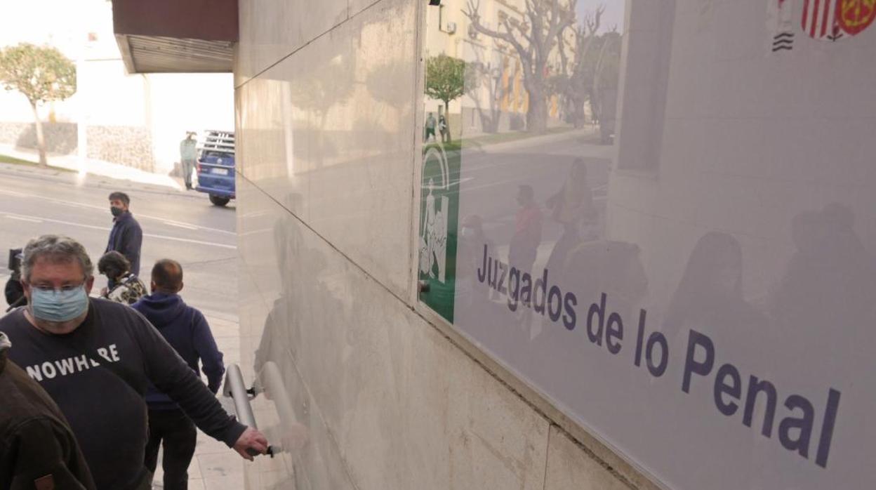 El acusado, ante el juzgado de lo penal número tres de Jaén