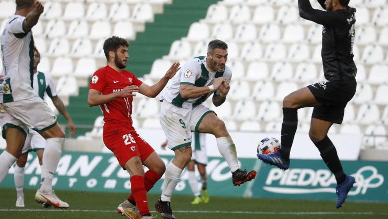 Piovaccari y Willy en el partido ante el Sevilla Atlético