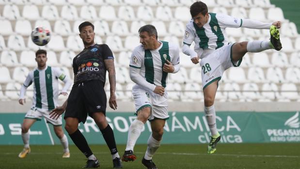 El Córdoba CF encadena la segunda victoria con una goleada a El Ejido 2012 (4-0)